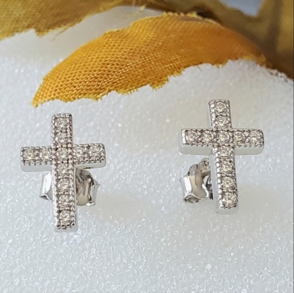 E19 NEW 925 Petite CZ Stud Earrings - Picture 7 of 7